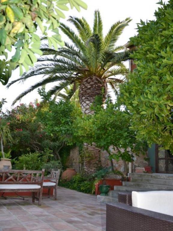 לינה וארוחת בוקר סאלס-לה-שאטו Casa Montes מראה חיצוני תמונה